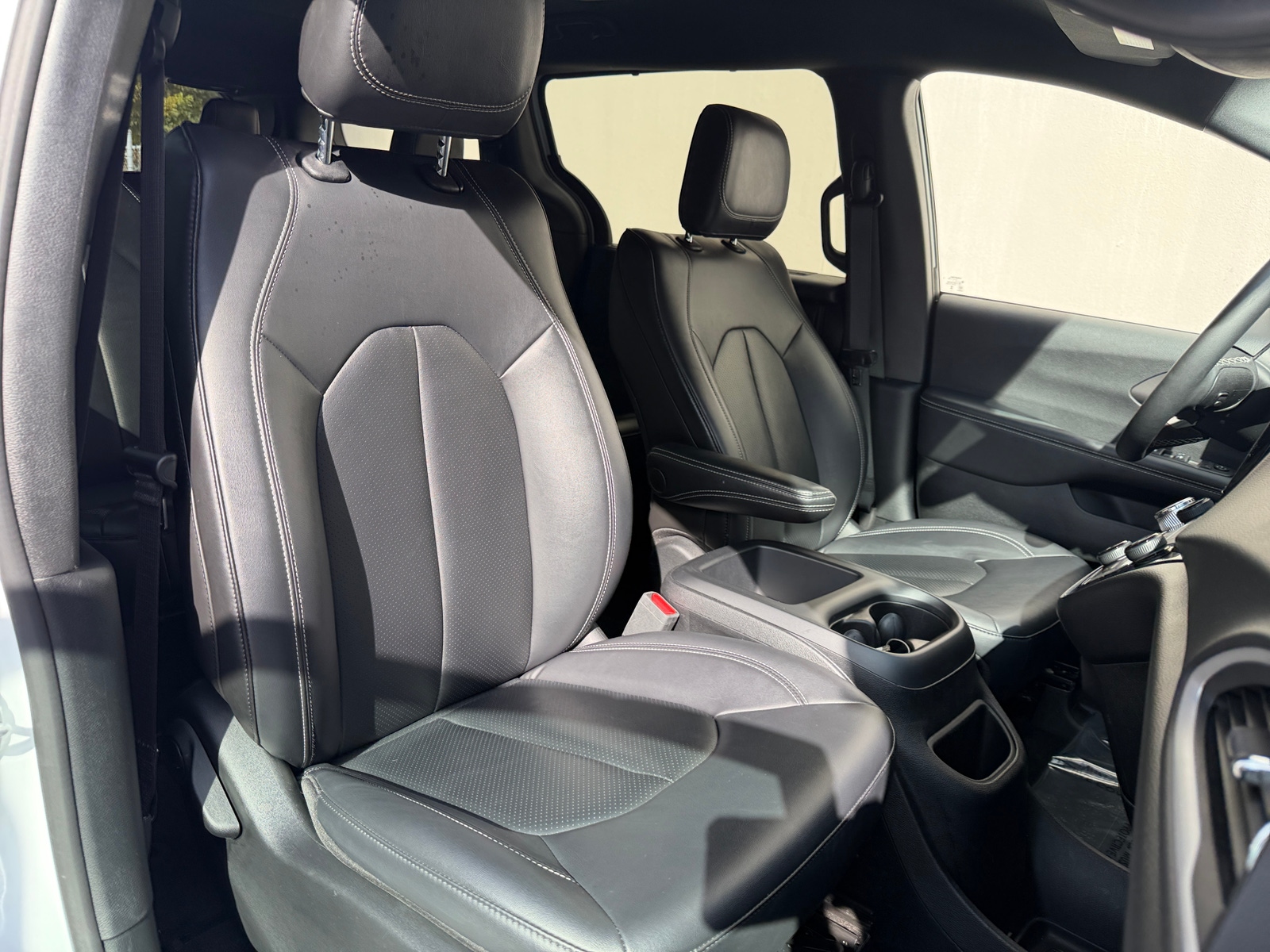 Thumbnail: 2025 Chrysler Pacifica - 2