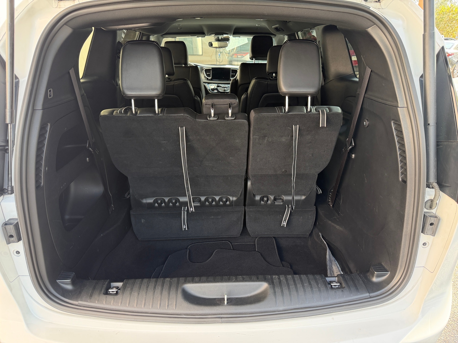 Thumbnail: 2025 Chrysler Pacifica - 5