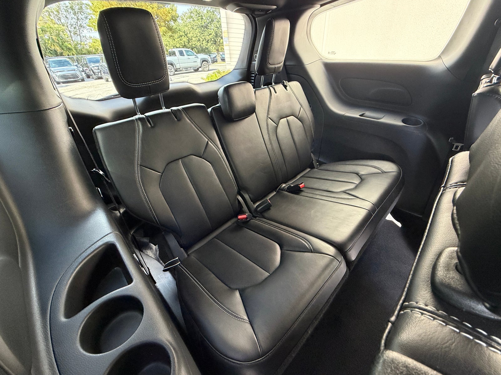 Thumbnail: 2025 Chrysler Pacifica - 4