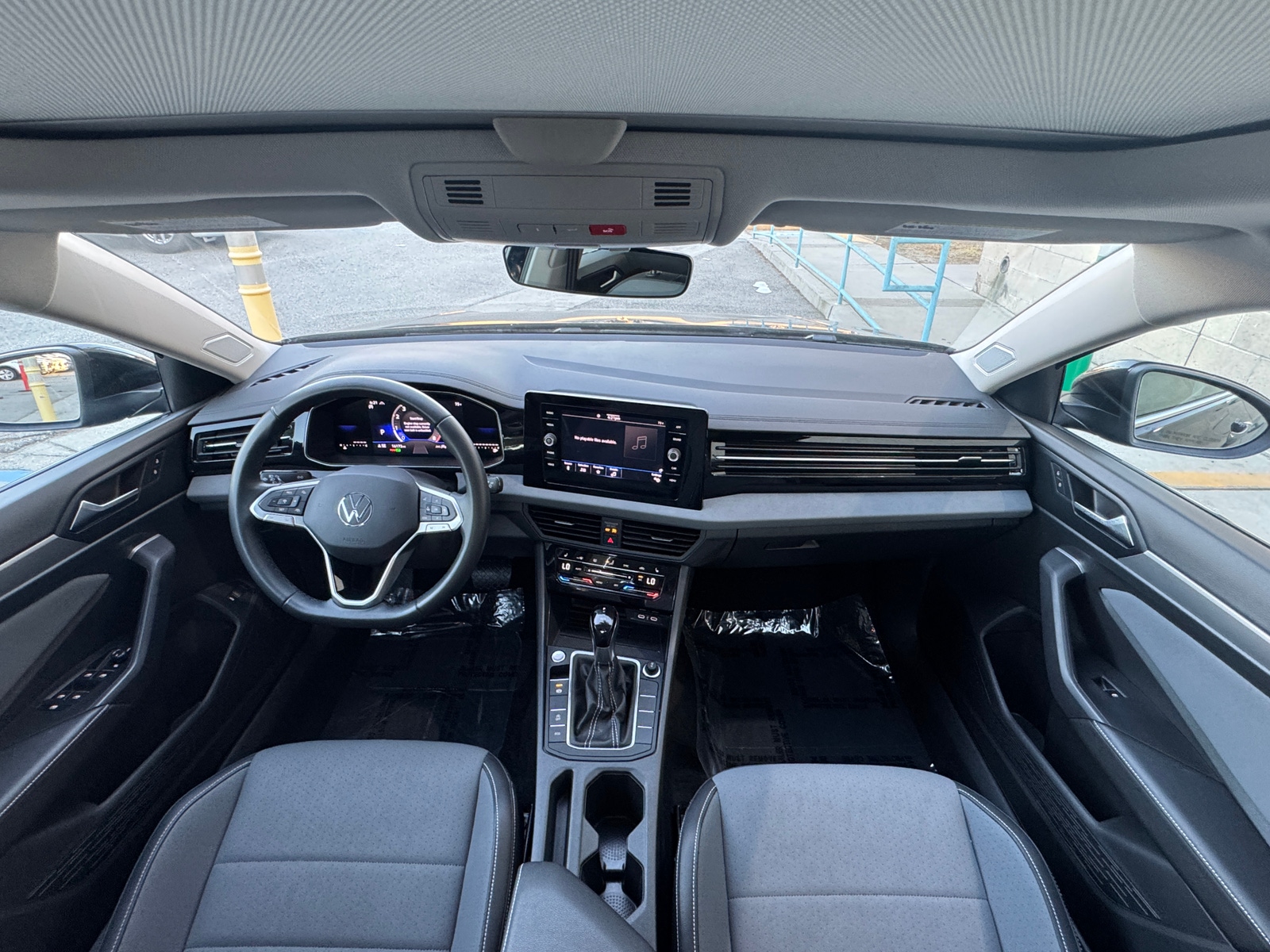 Thumbnail: 2025 Volkswagen Jetta - 3