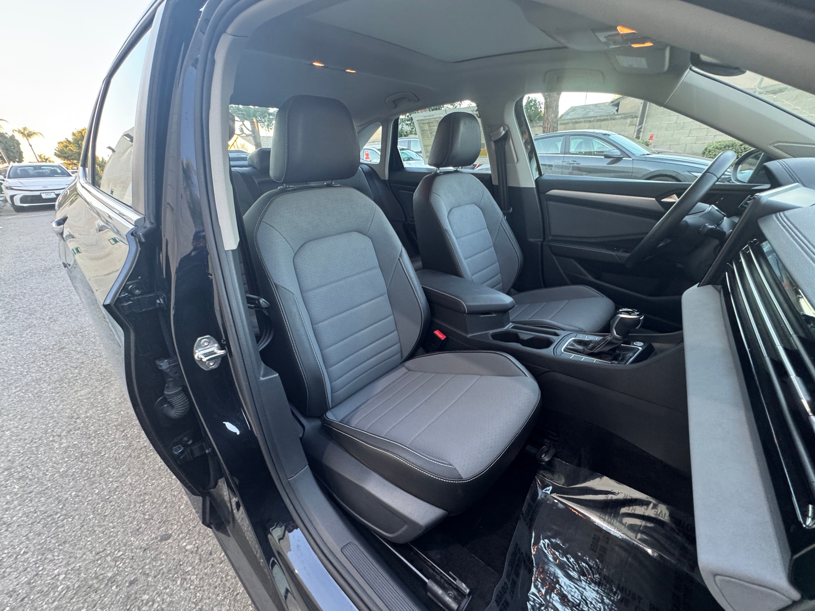 Thumbnail: 2025 Volkswagen Jetta - 2