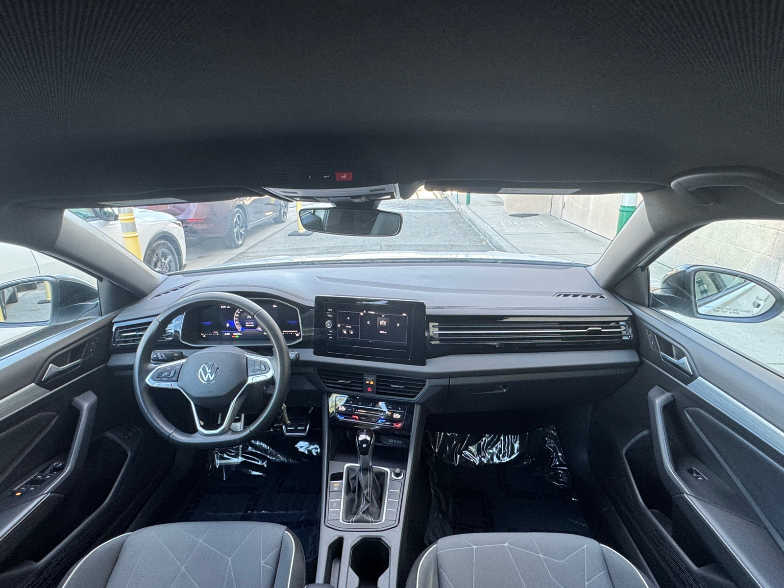 Thumbnail: 2025 Volkswagen Jetta - 3