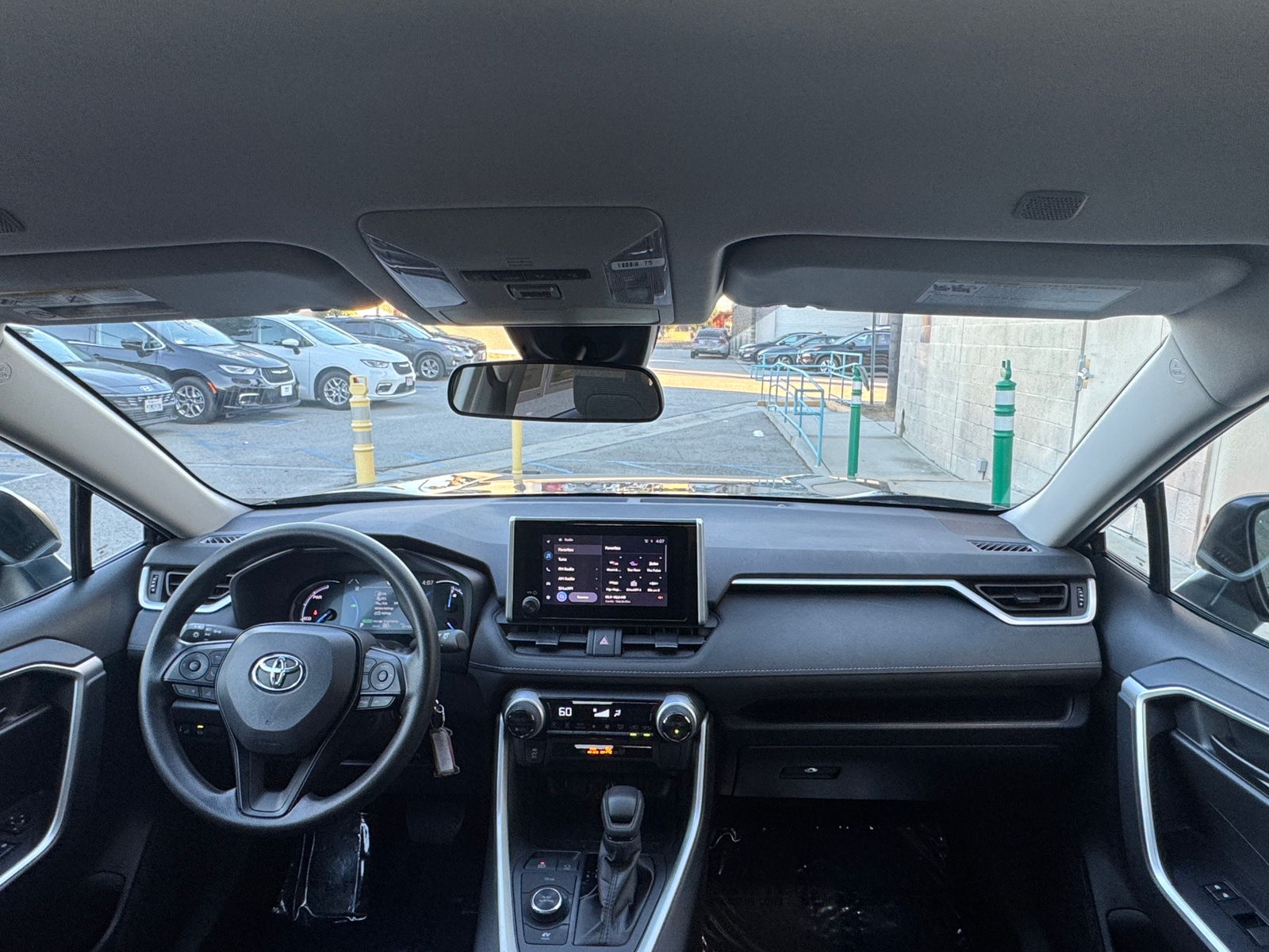 Thumbnail: 2025 Toyota RAV4 - 3