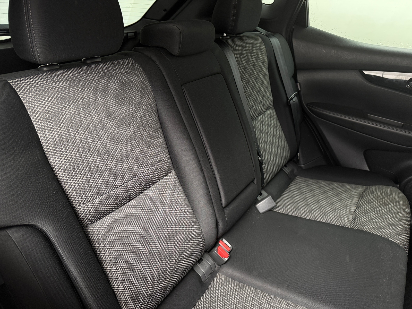 Thumbnail: 2021 Nissan Rogue Sport - 6