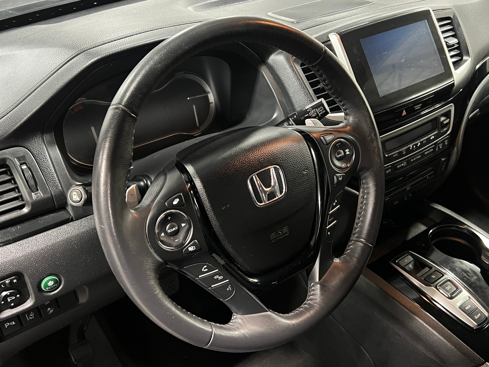 Thumbnail: 2017 Honda Pilot - 4