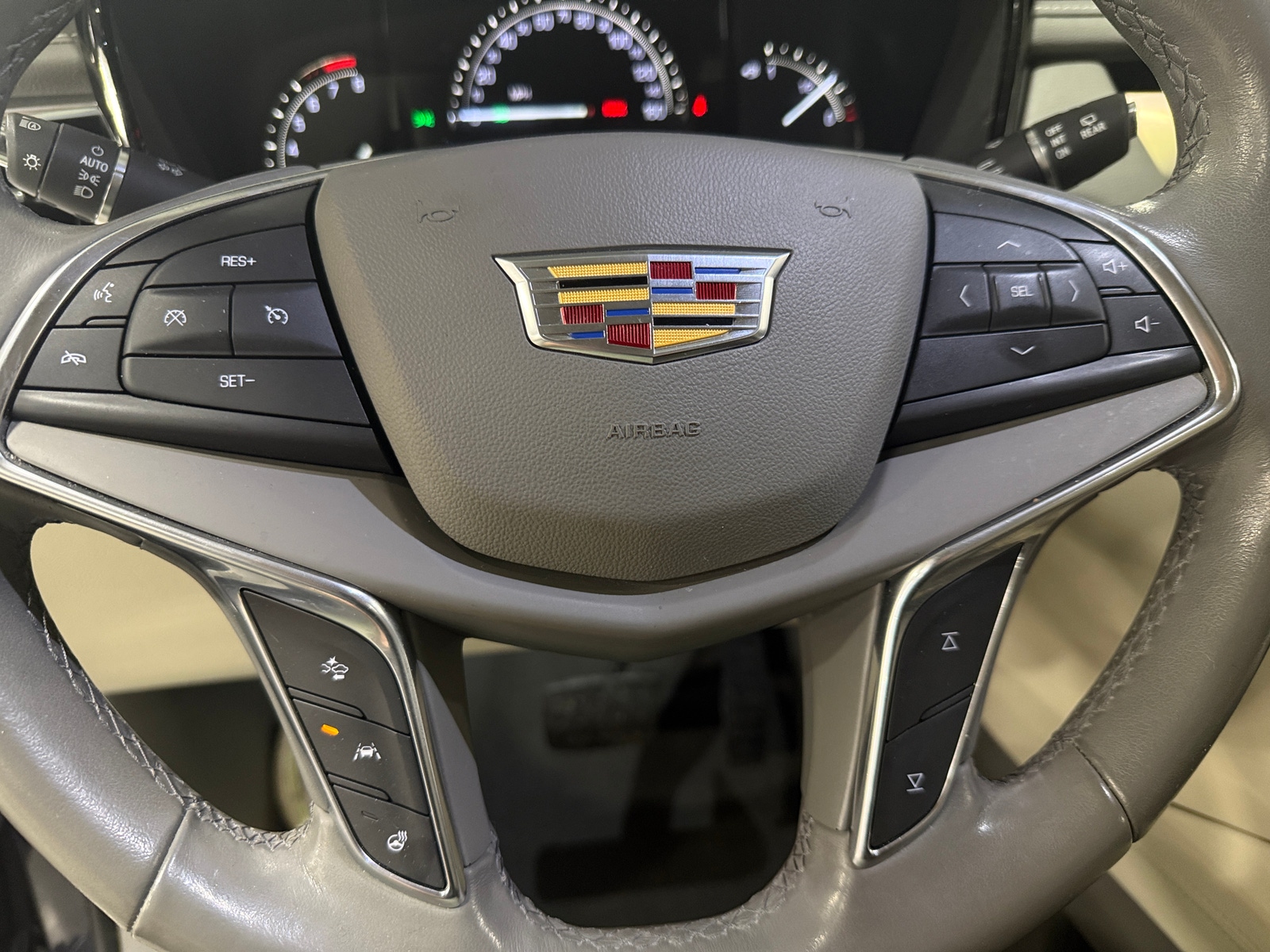 Thumbnail: 2019 Cadillac XT5 - 4