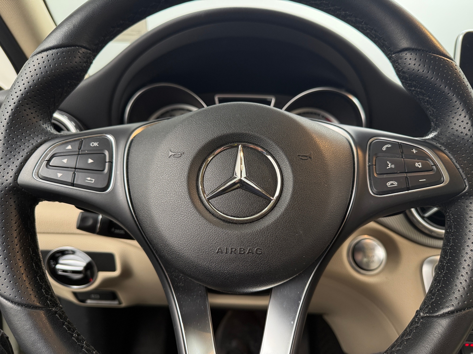 Thumbnail: 2017 Mercedes-Benz GLA - 4