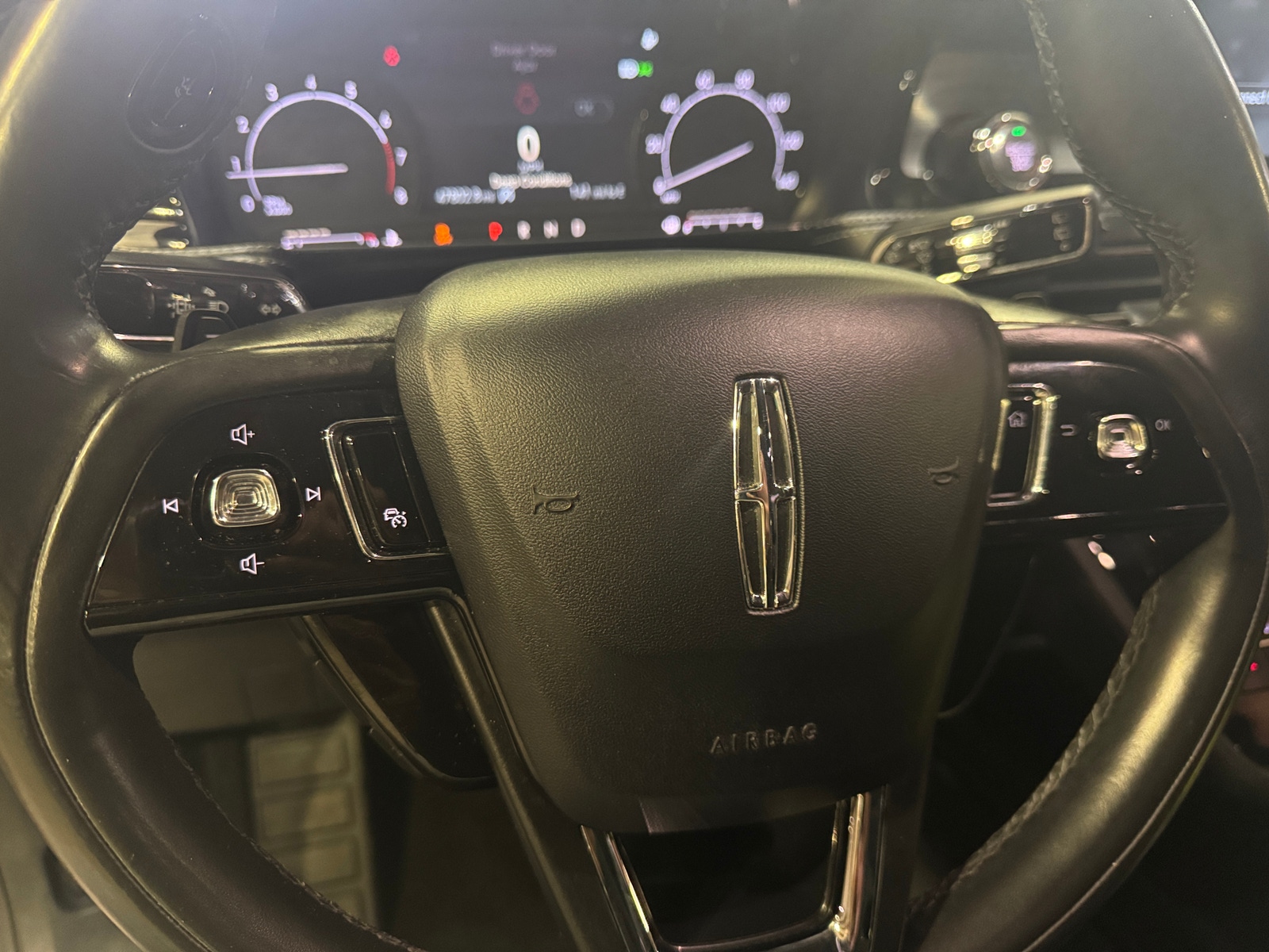 Thumbnail: 2020 Lincoln Corsair - 4