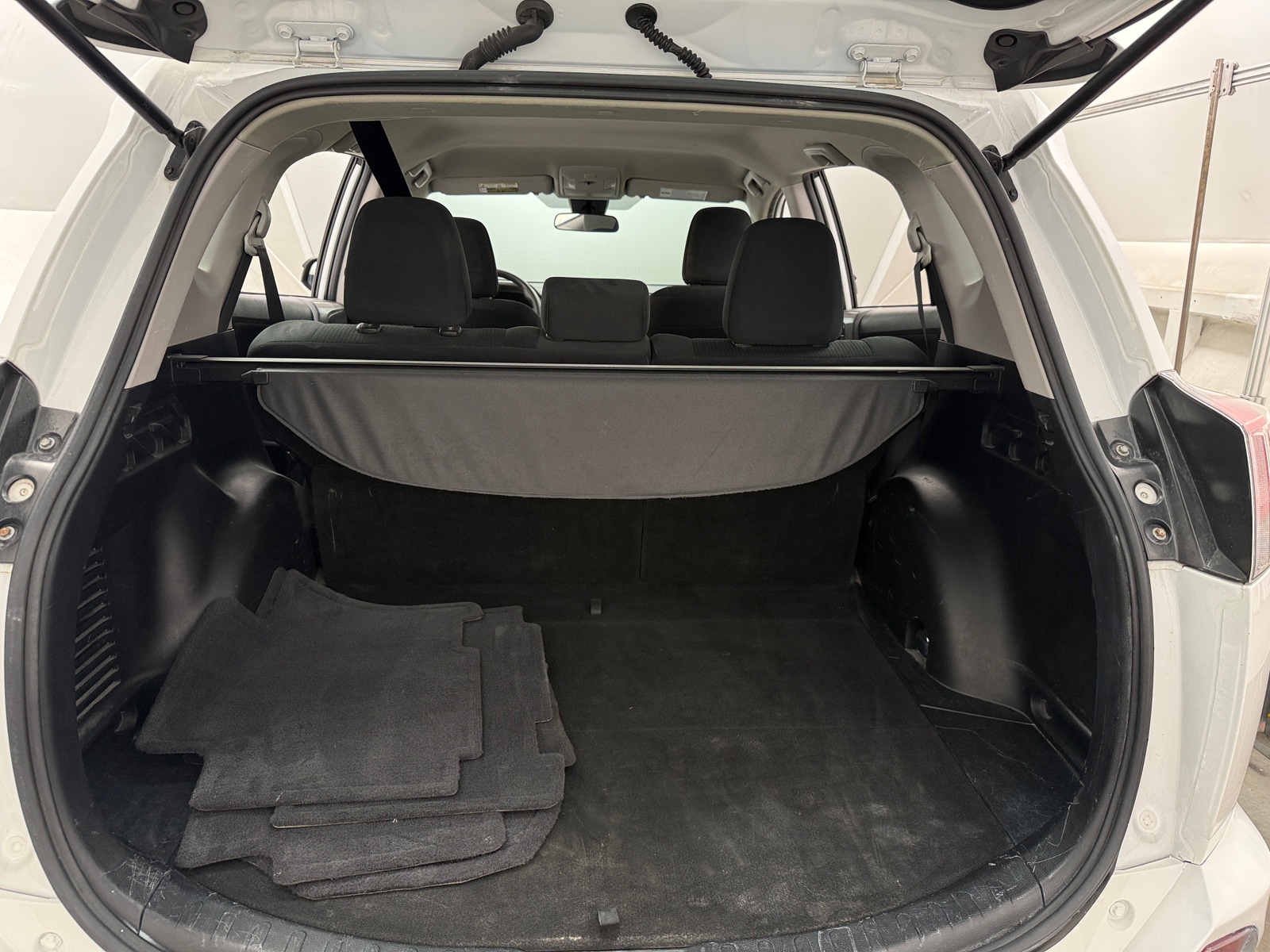 Thumbnail: 2018 Toyota RAV4 - 7