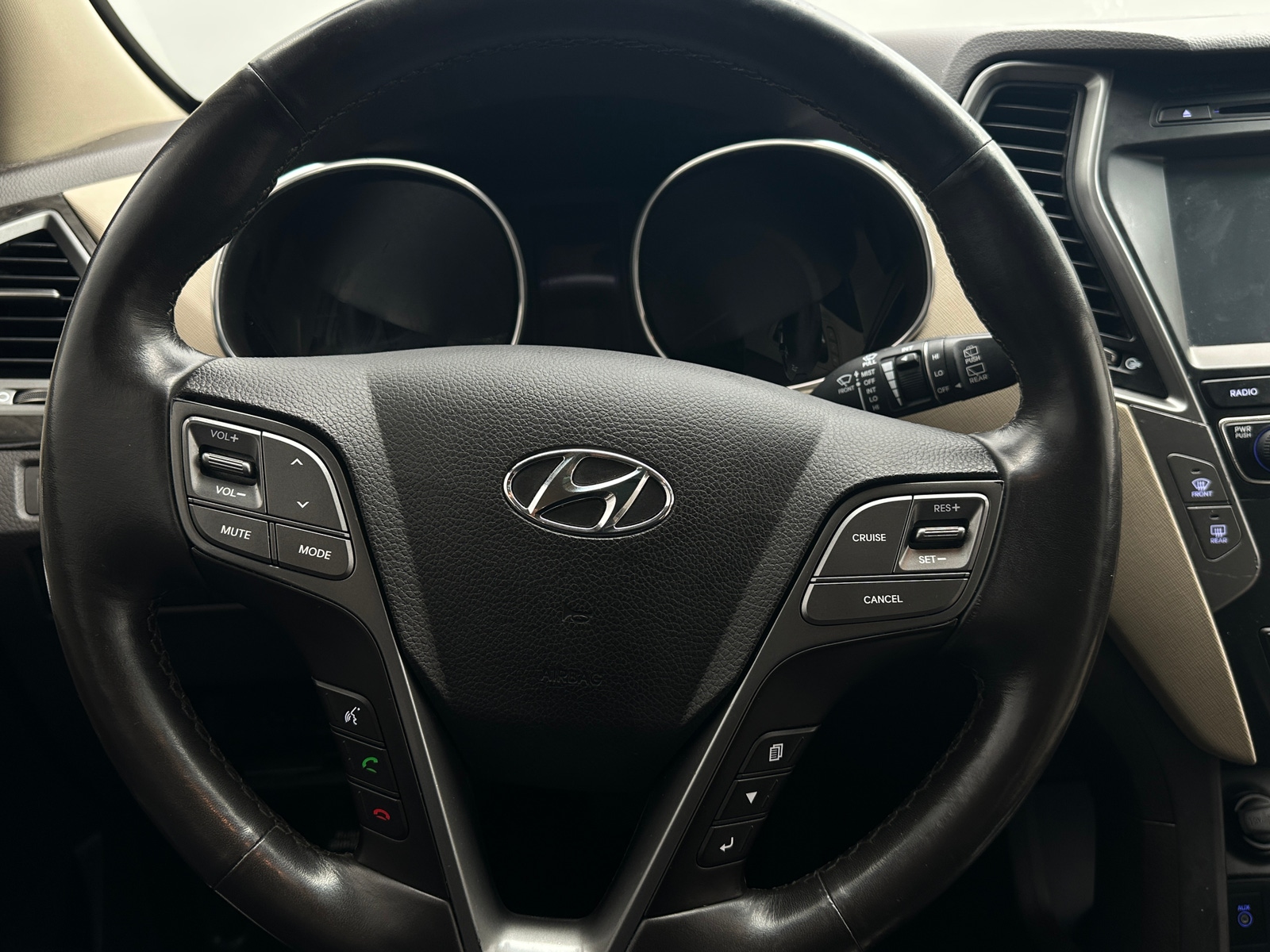 Thumbnail: 2017 Hyundai Santa Fe - 4