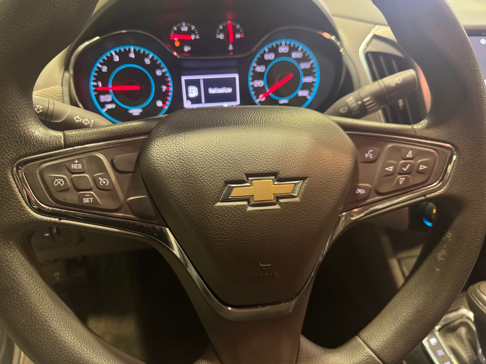 Thumbnail: 2018 Chevrolet Cruze - 5