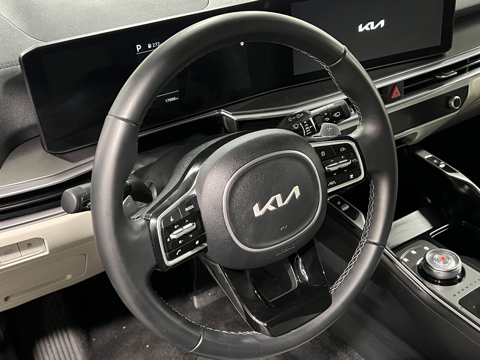 Thumbnail: 2025 Kia Sorento - 4