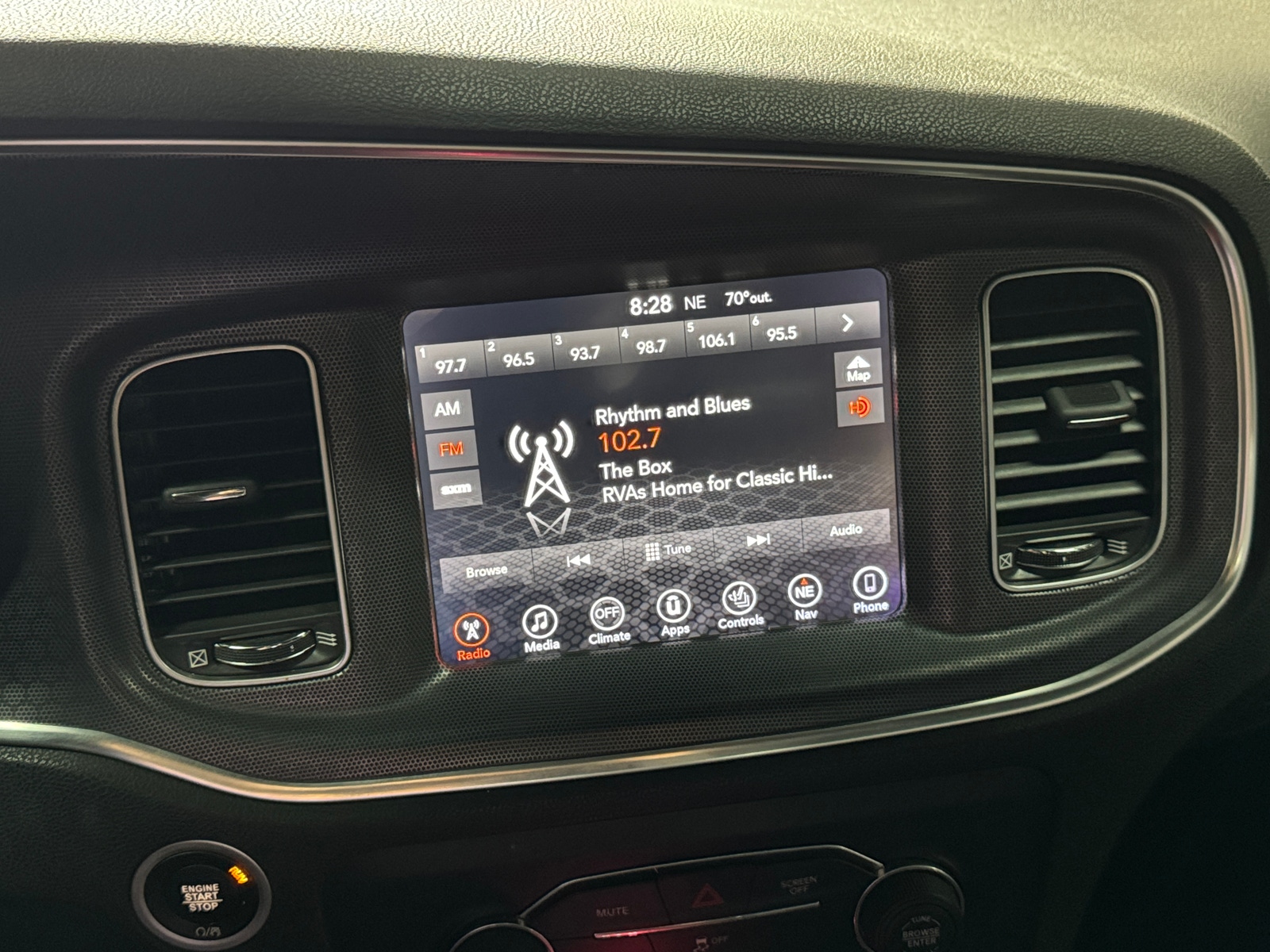 Thumbnail: 2017 Dodge Charger - 4