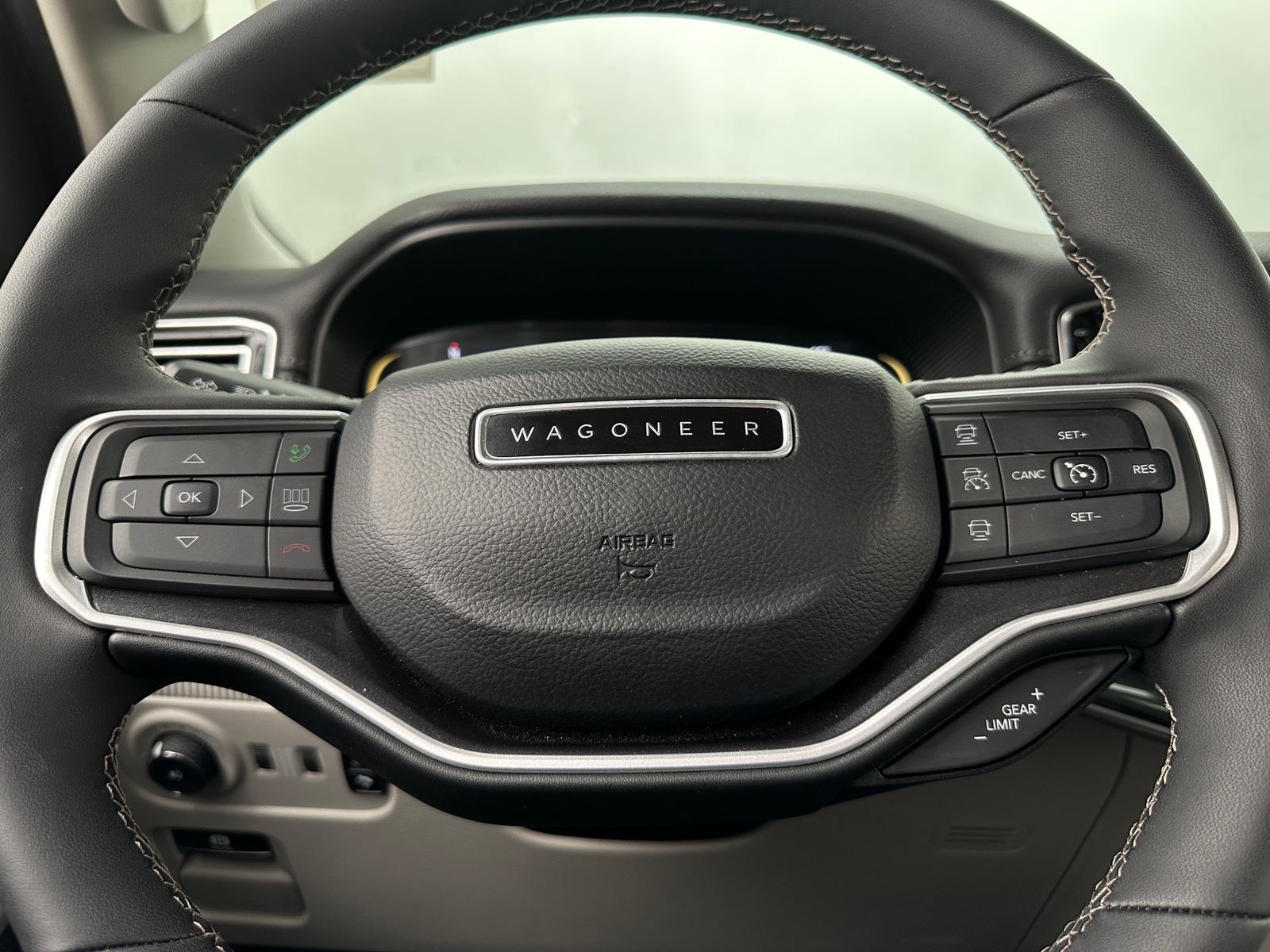 Thumbnail: 2024 Jeep Wagoneer - 4