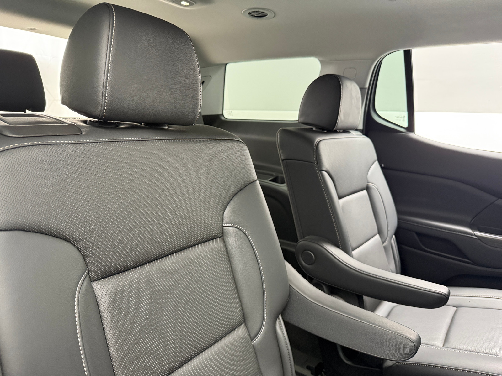 Thumbnail: 2023 GMC Acadia - 5