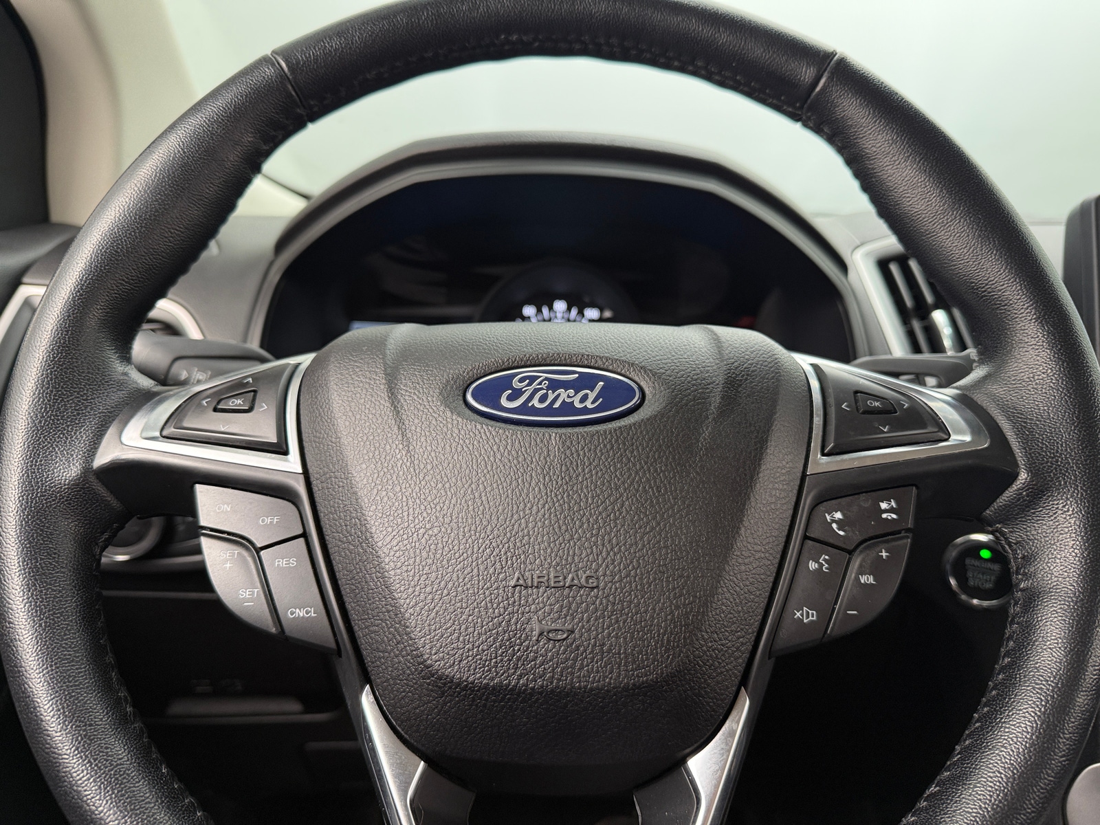 Thumbnail: 2023 Ford Edge - 4