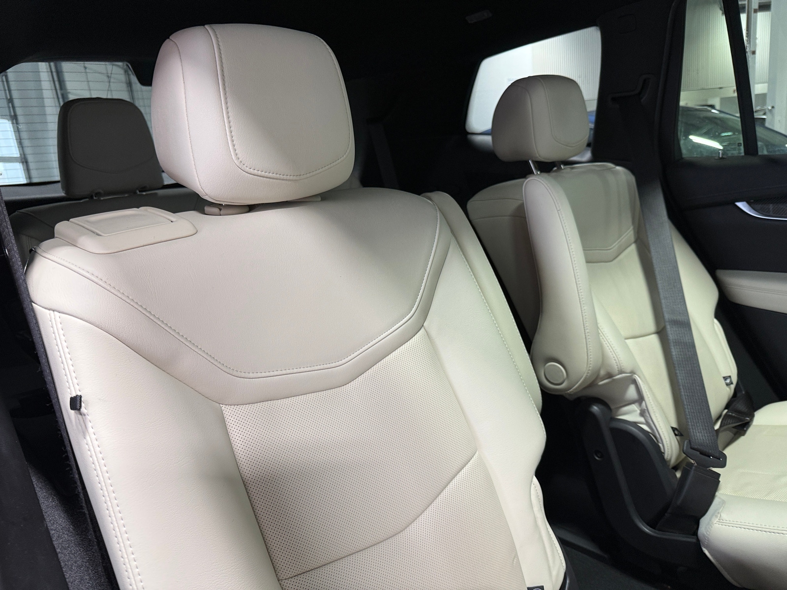 Thumbnail: 2021 Cadillac XT6 - 5