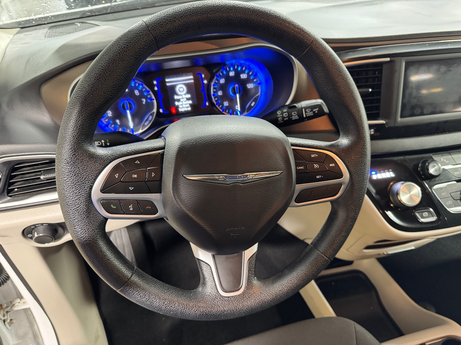 Thumbnail: 2019 Chrysler Pacifica - 5