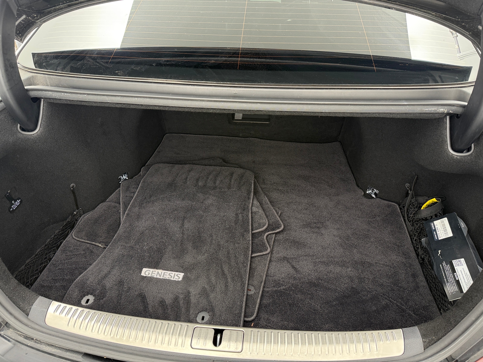 Thumbnail: 2017 Genesis G90 - 6