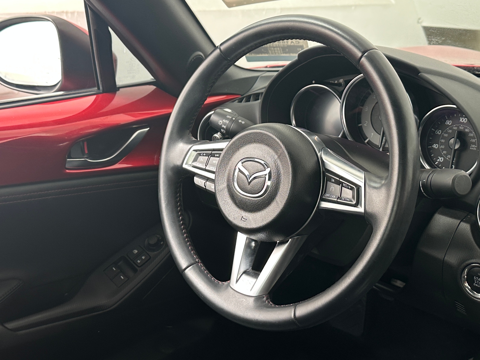 Thumbnail: 2017 Mazda MX-5 Miata - 4