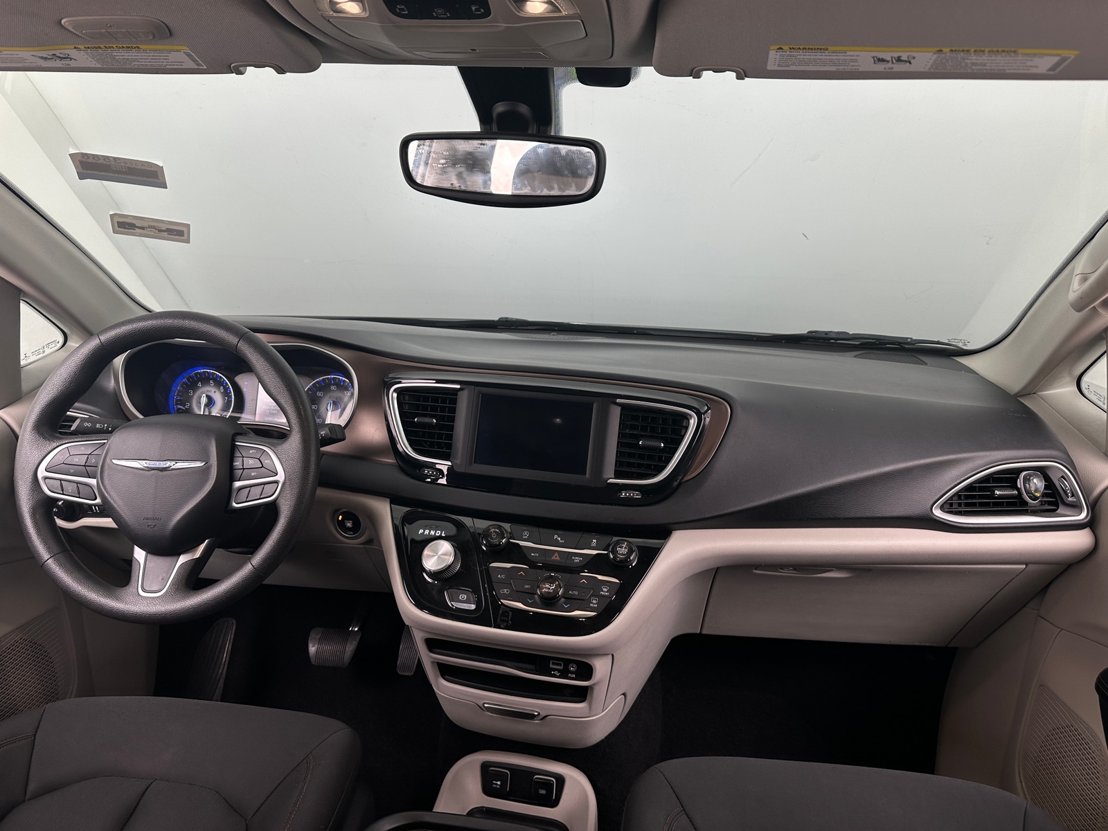 Thumbnail: 2018 Chrysler Pacifica - 3