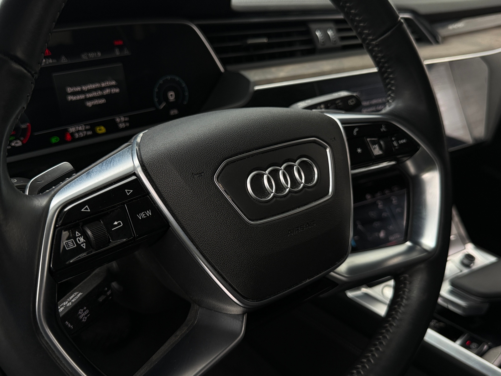 Thumbnail: 2019 Audi e-tron - 4