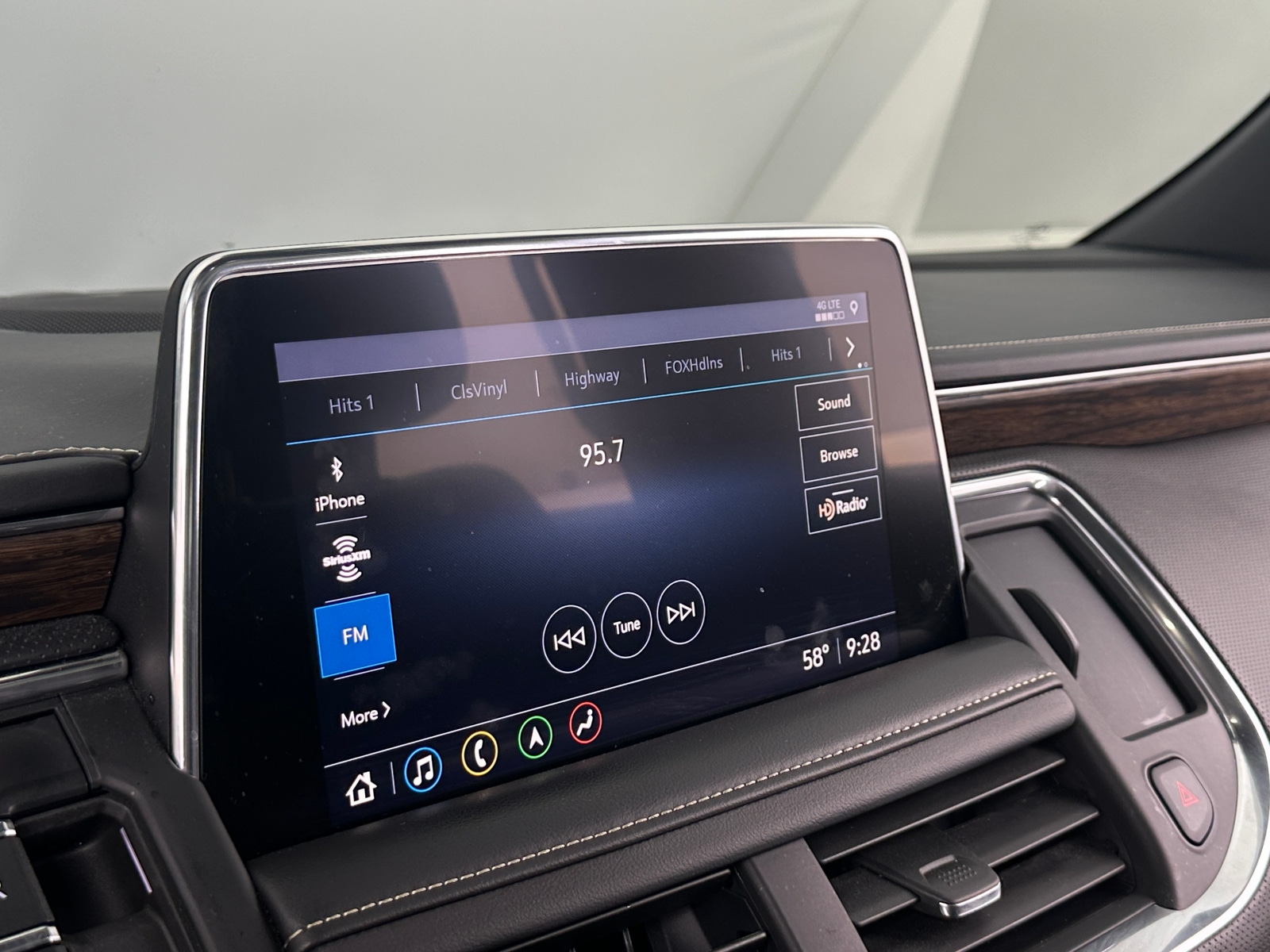 Thumbnail: 2021 Chevrolet Tahoe - 3