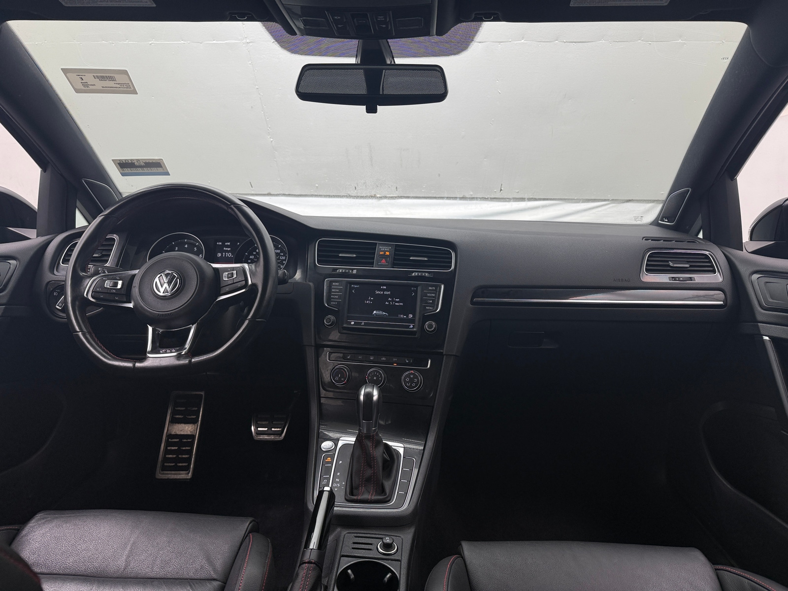 Thumbnail: 2017 Volkswagen Golf - 3