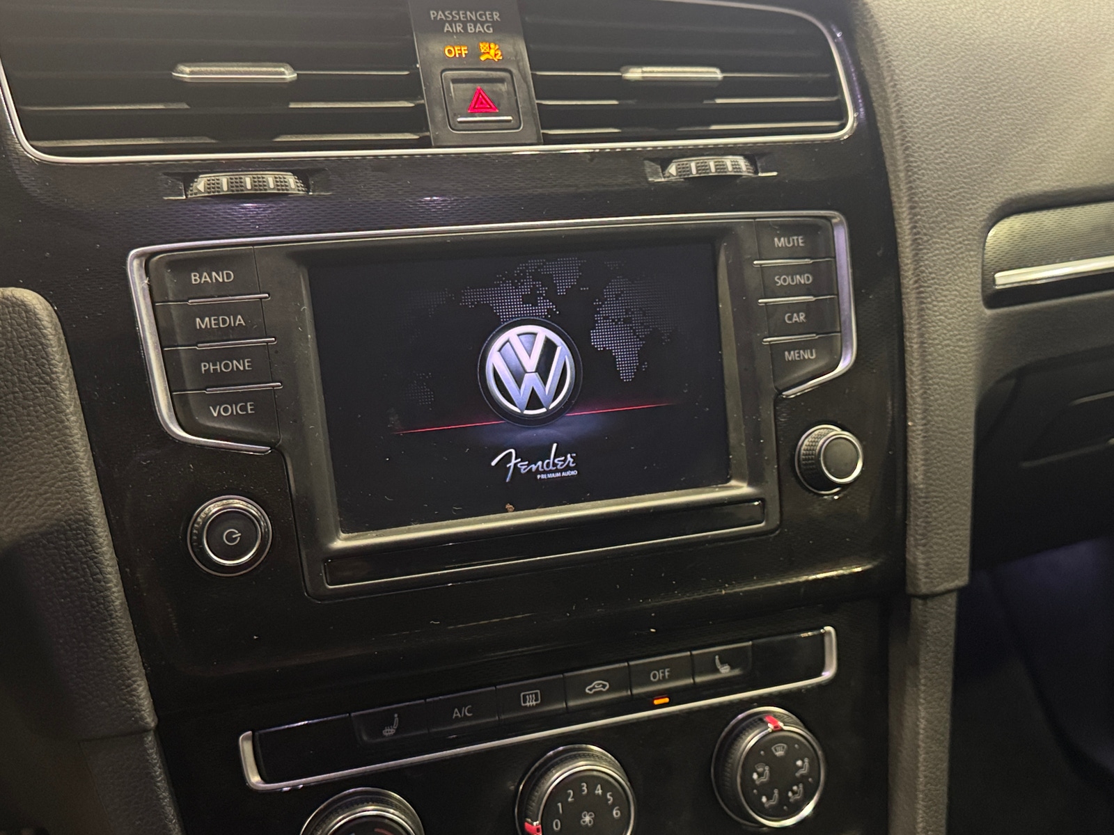 Thumbnail: 2017 Volkswagen Golf - 4