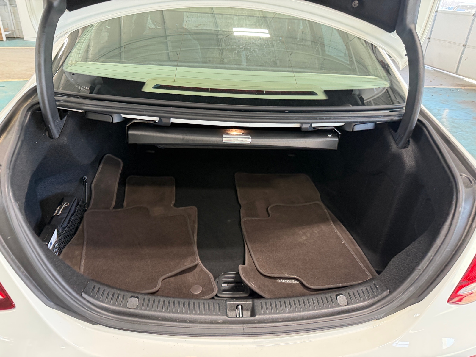 Thumbnail: 2017 Mercedes-Benz E-Class - 6