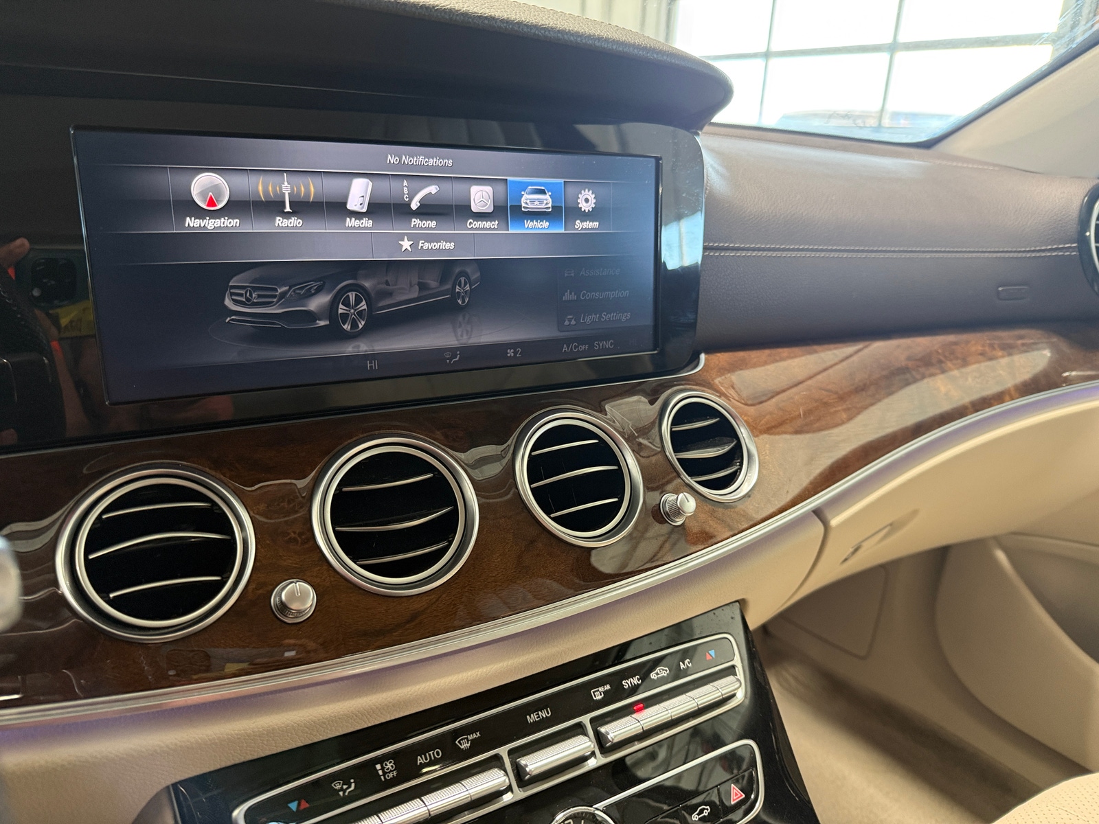 Thumbnail: 2017 Mercedes-Benz E-Class - 3