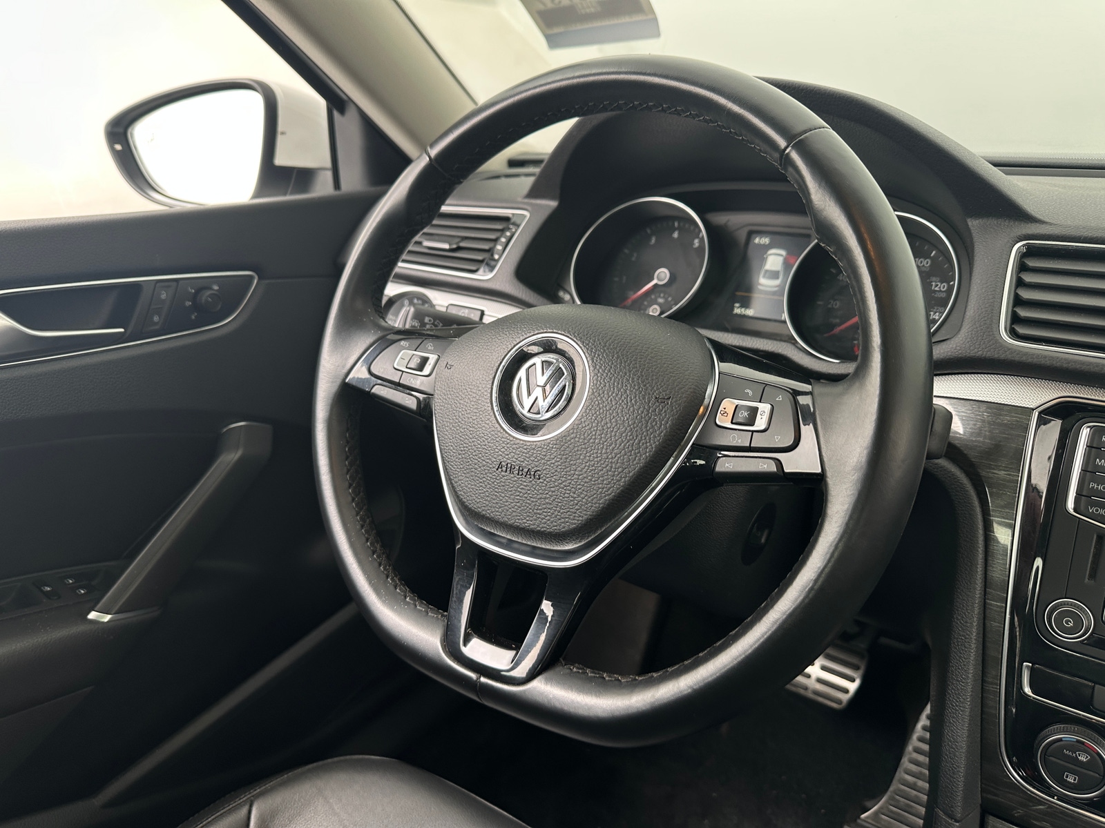 Thumbnail: 2018 Volkswagen Passat - 4