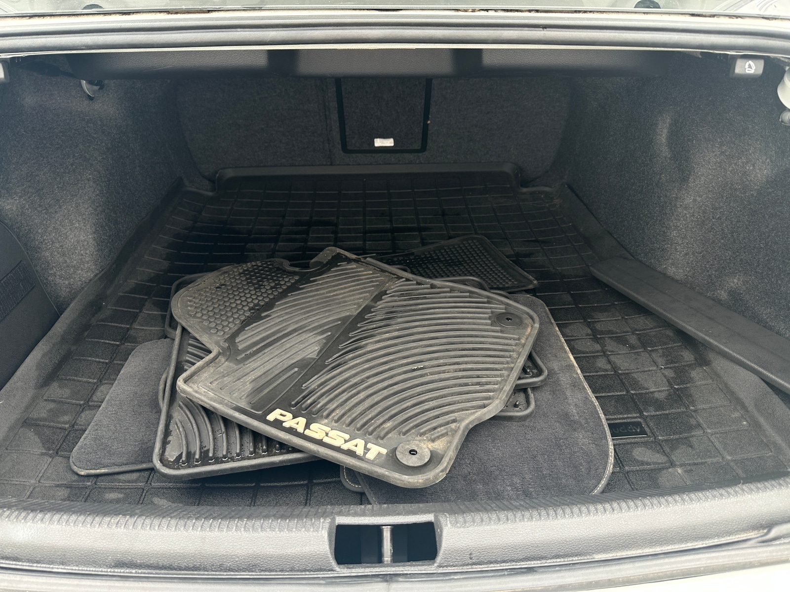 Thumbnail: 2018 Volkswagen Passat - 6