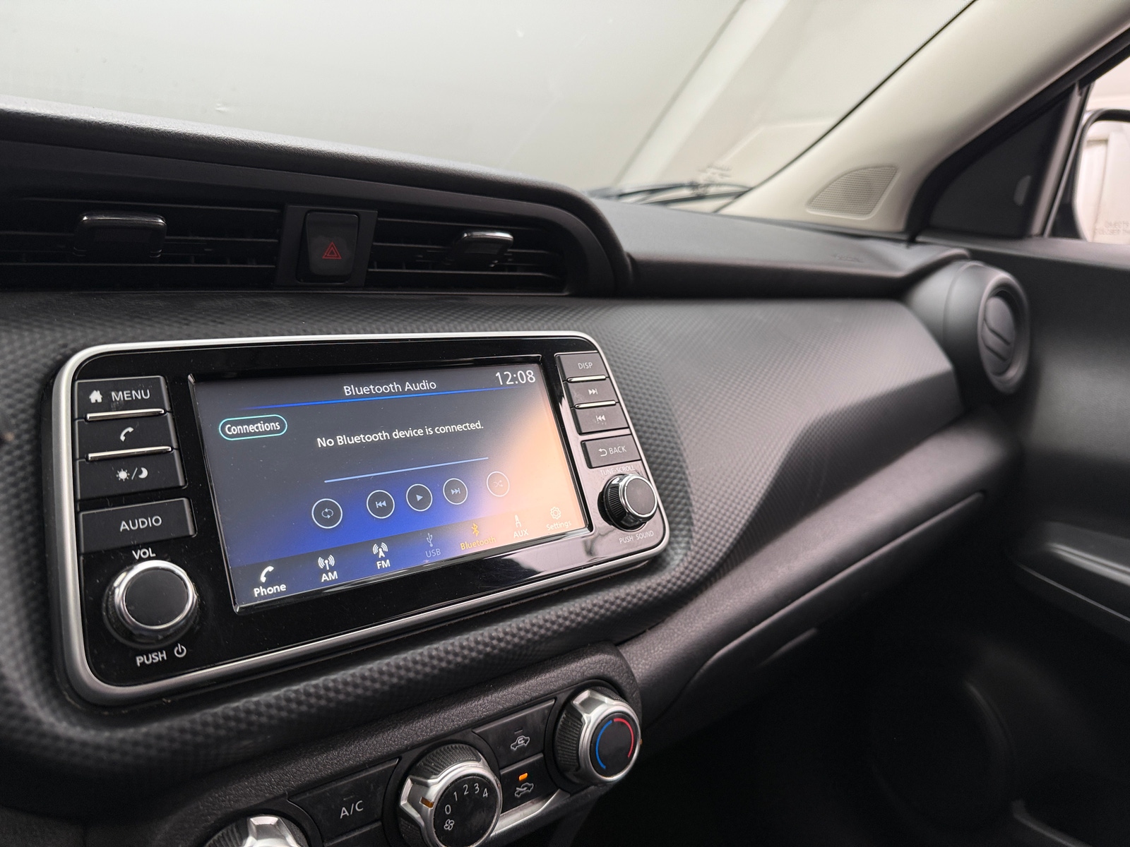 Thumbnail: 2022 Nissan Kicks - 4