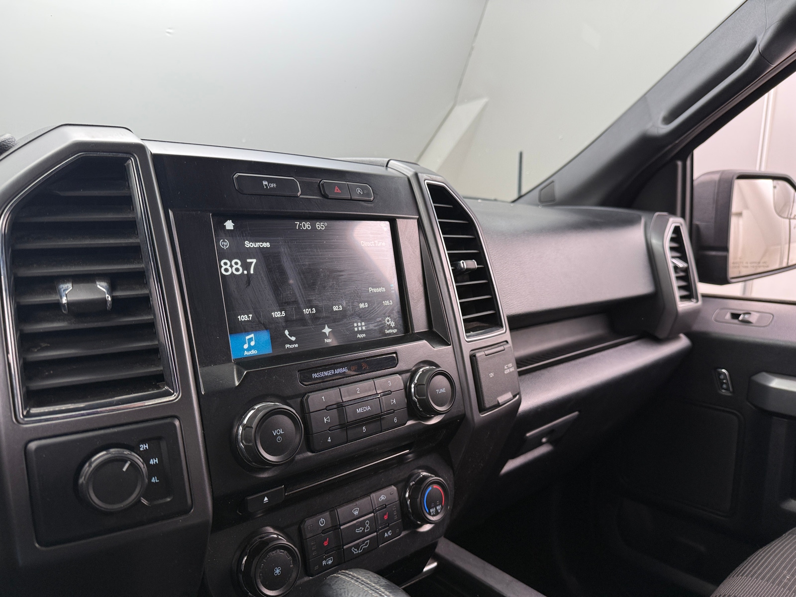 Thumbnail: 2017 Ford Econoline - 4