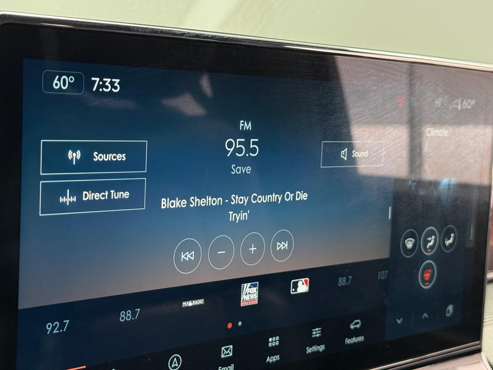 Thumbnail: 2024 Lincoln Navigator L - 3