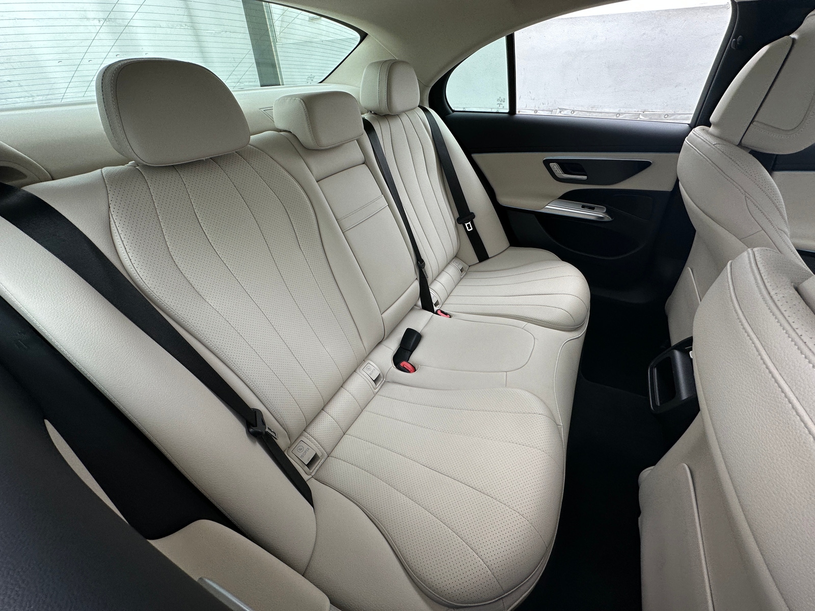 Thumbnail: 2025 Mercedes-Benz E-Class - 5