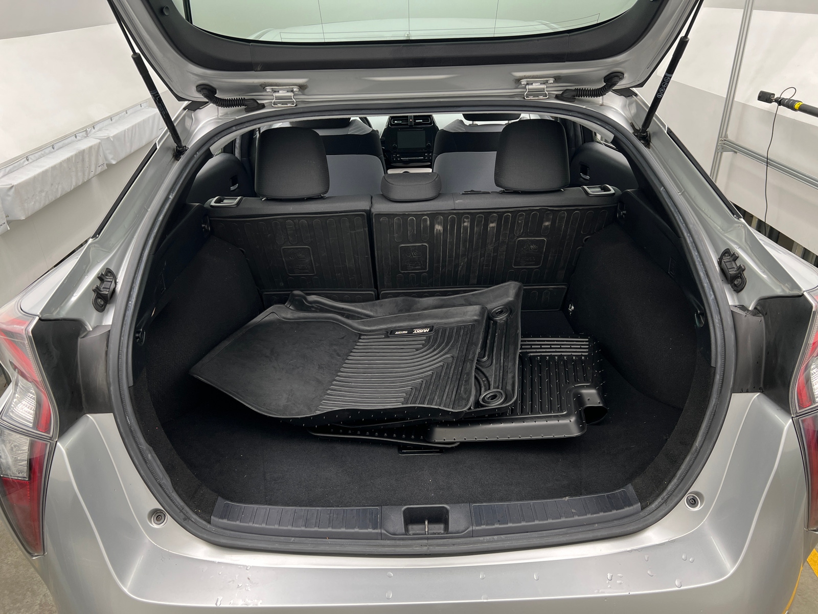 Thumbnail: 2017 Toyota Prius - 7