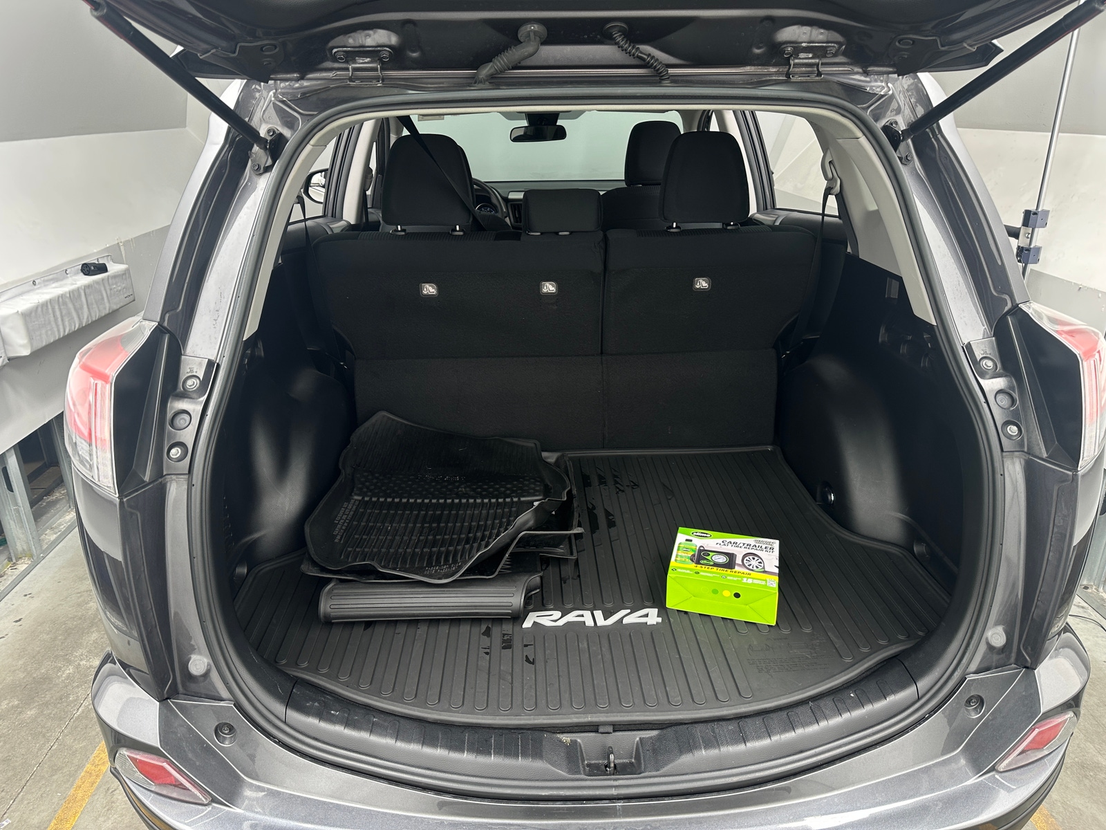 Thumbnail: 2017 Toyota RAV4 - 7