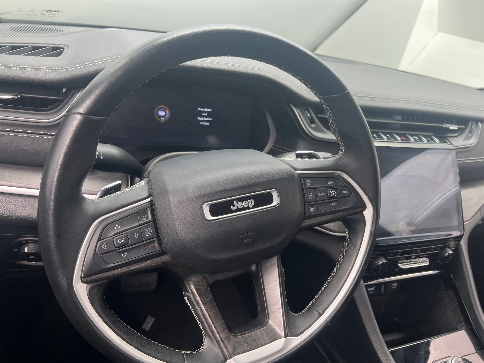 Thumbnail: 2022 Jeep Grand Cherokee - 4