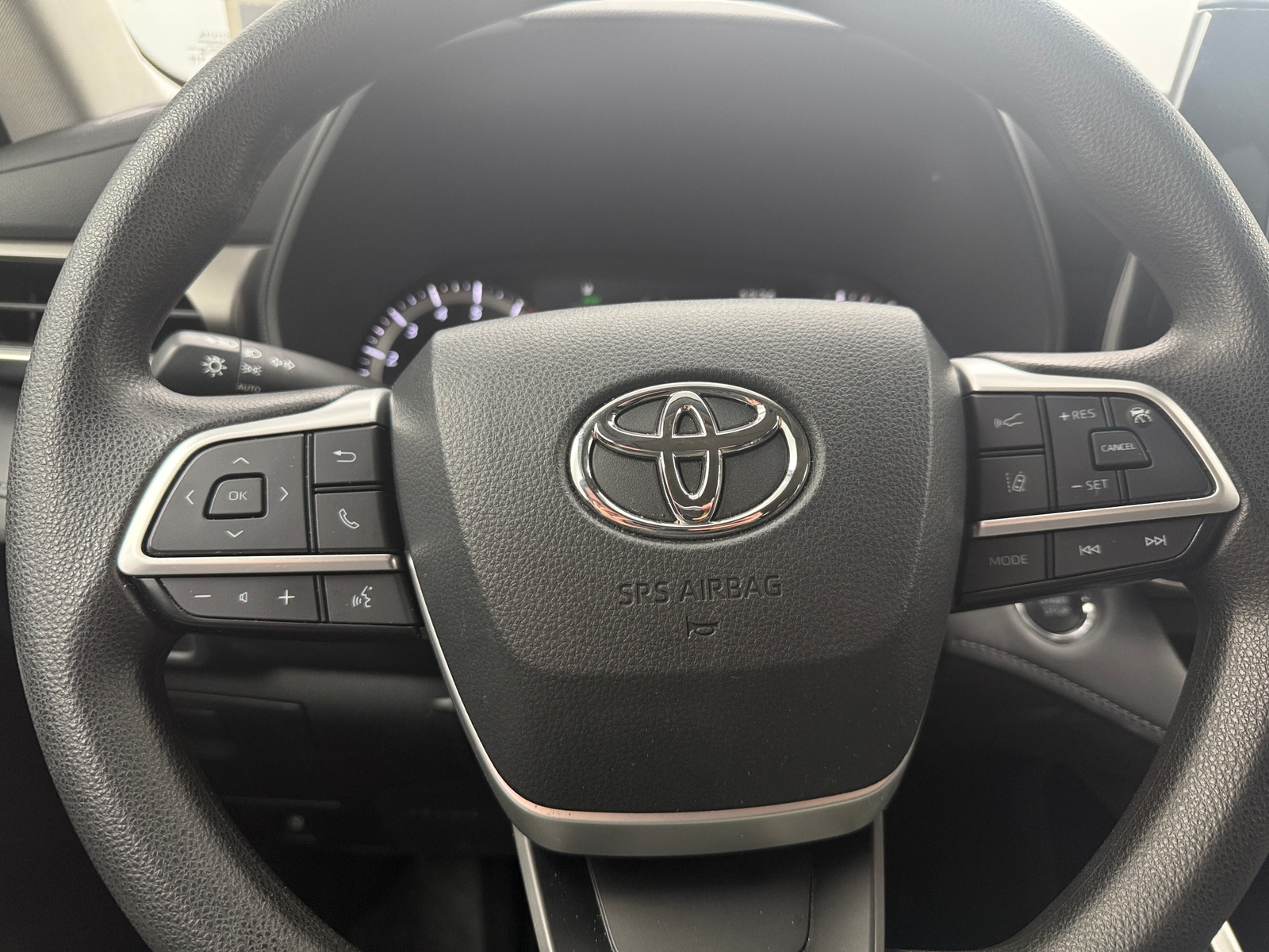 Thumbnail: 2023 Toyota Highlander - 5