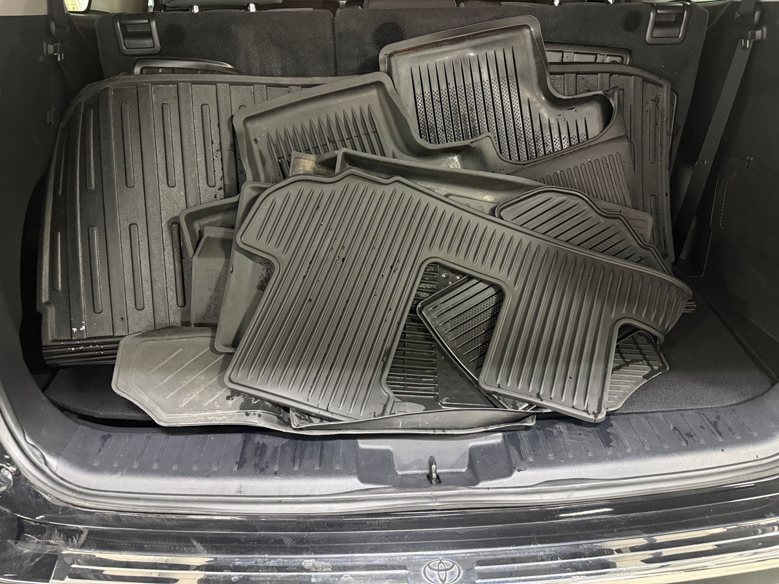 Thumbnail: 2023 Toyota Highlander - 7