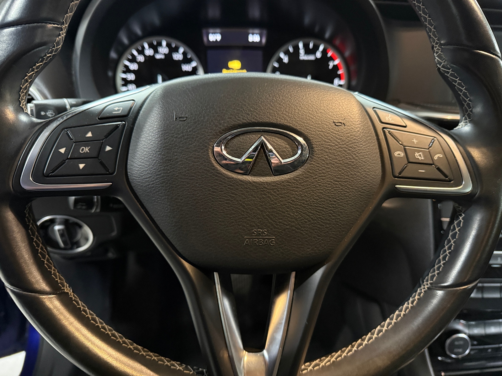 Thumbnail: 2017 INFINITI QX30 - 4