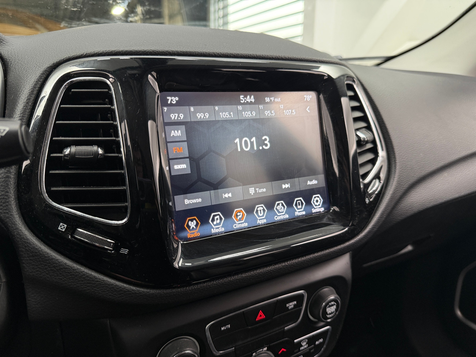 Thumbnail: 2020 Jeep Compass - 3