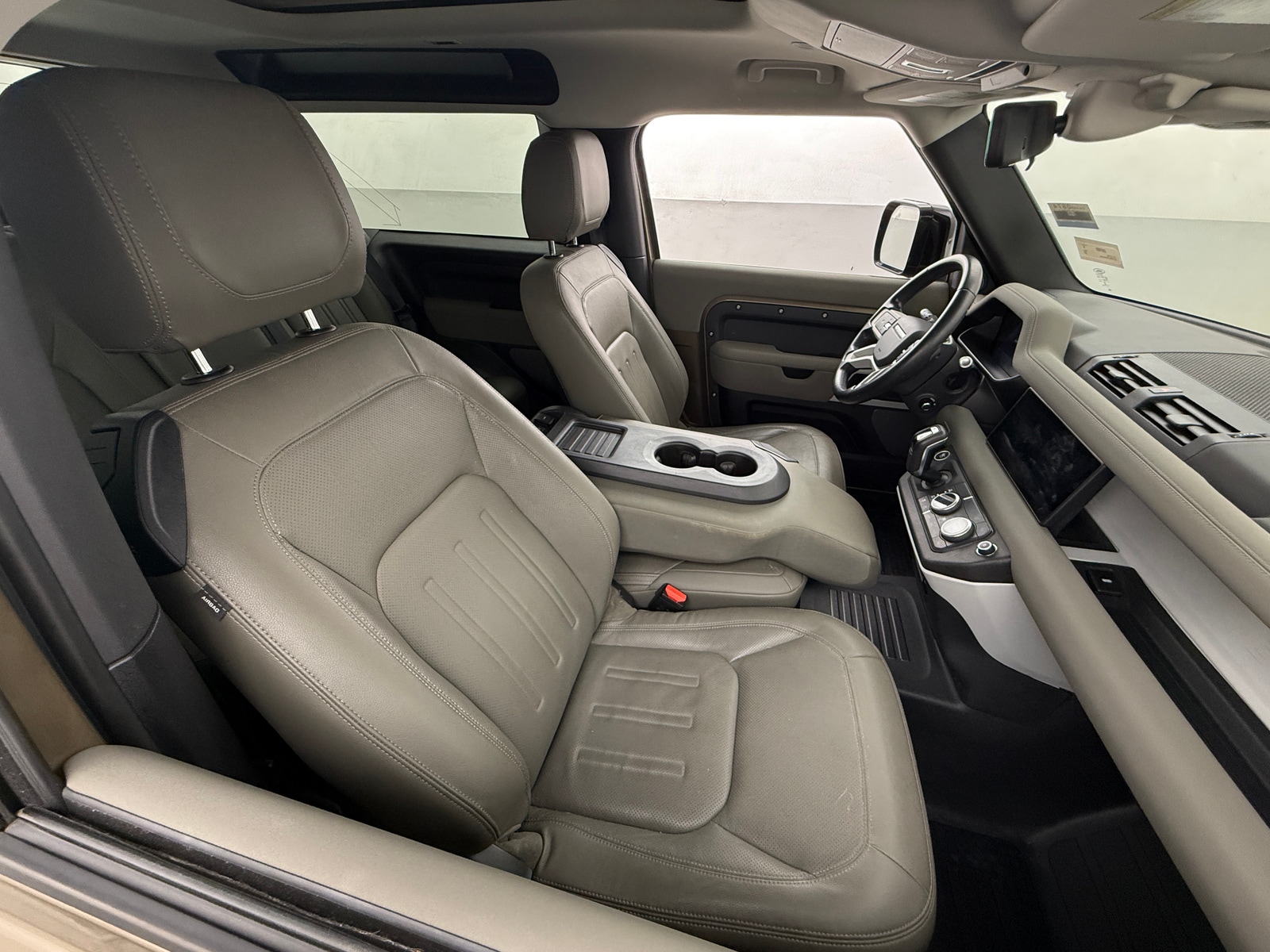 Thumbnail: 2021 Land Rover Defender - 2