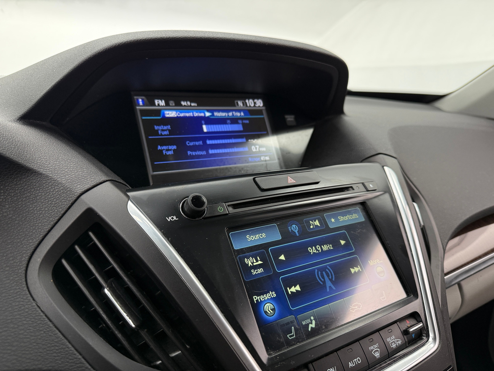 Thumbnail: 2017 Acura MDX - 3