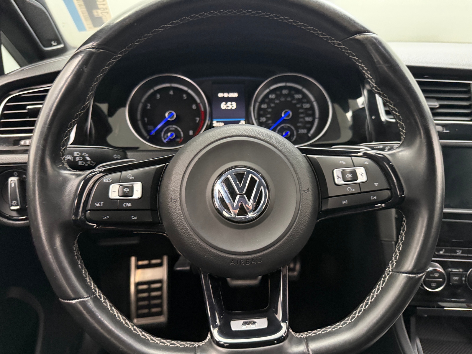 Thumbnail: 2017 Volkswagen Golf - 4