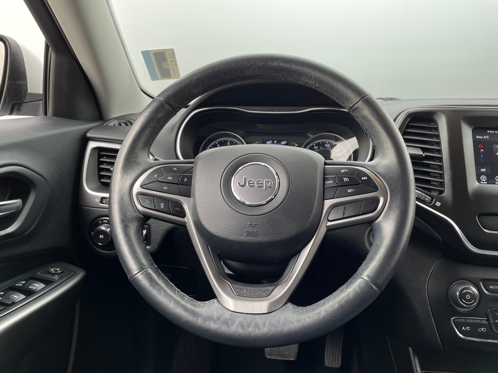 Thumbnail: 2019 Jeep Cherokee - 5