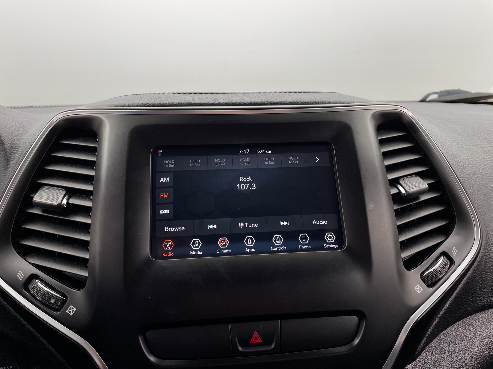 Thumbnail: 2019 Jeep Cherokee - 4