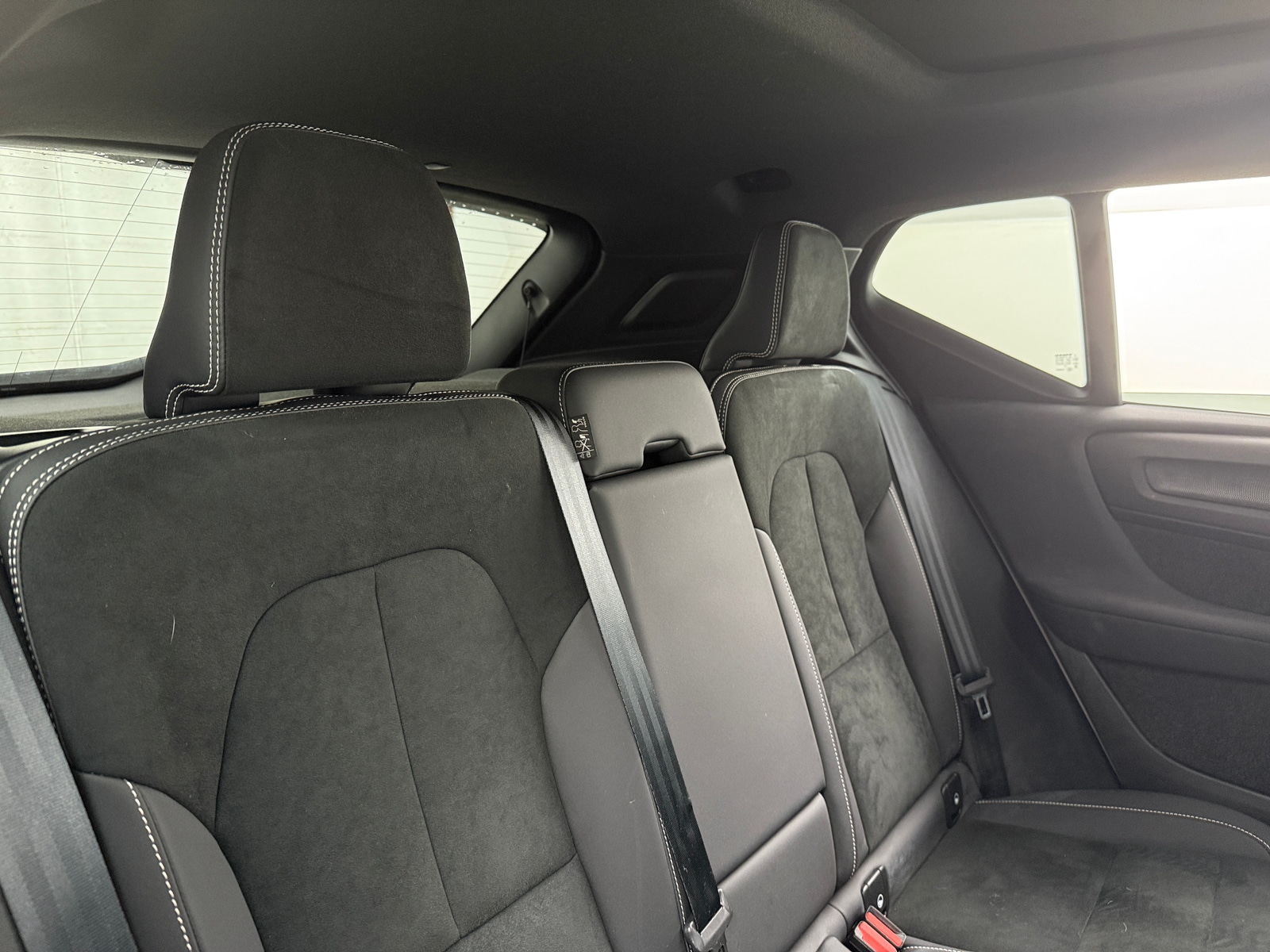 Thumbnail: 2024 Volvo XC40 - 6